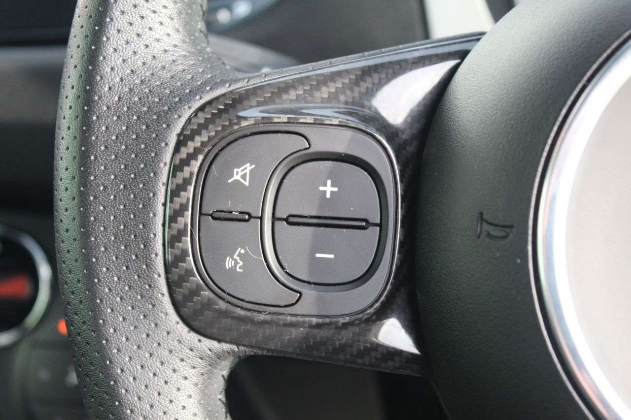 2024 ABARTH 695 2024 ABARTH 695