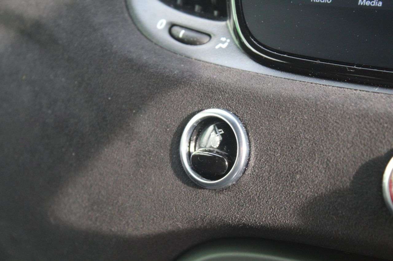 2024 ABARTH 695 2024 ABARTH 695