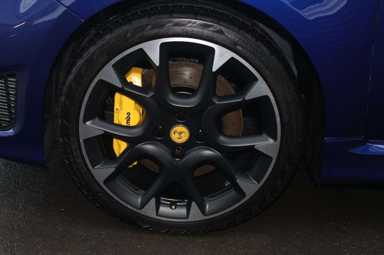 2017 ABARTH 595C 2017 ABARTH 595C