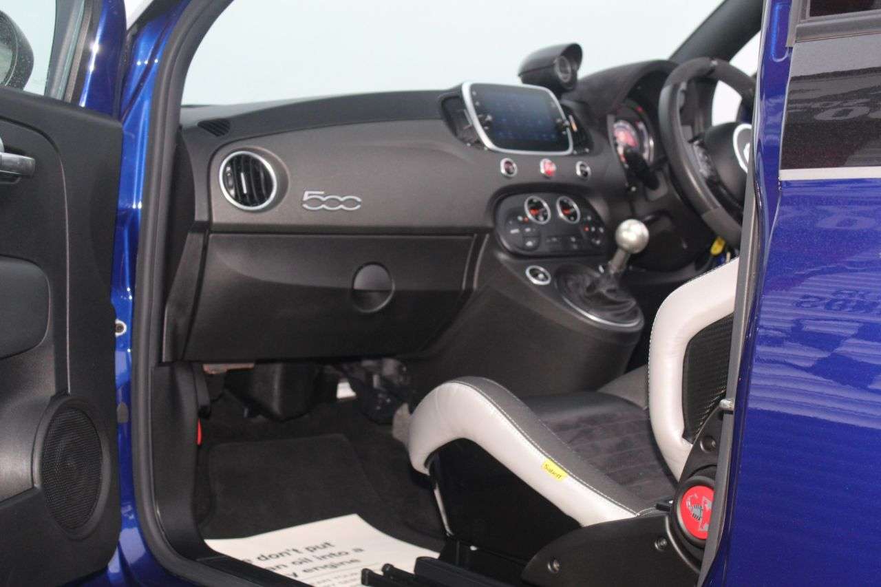 2017 ABARTH 595C 2017 ABARTH 595C