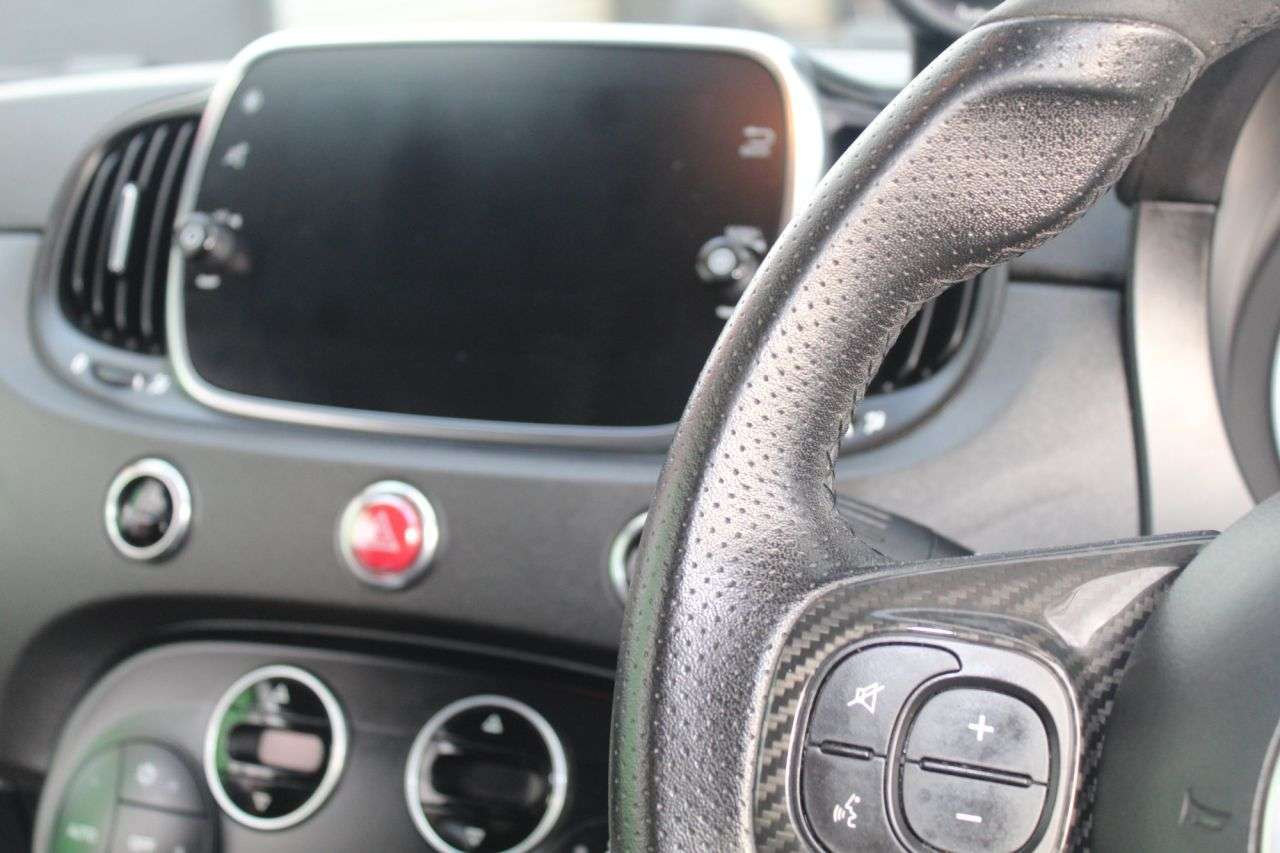 2022 ABARTH 595 2022 ABARTH 595