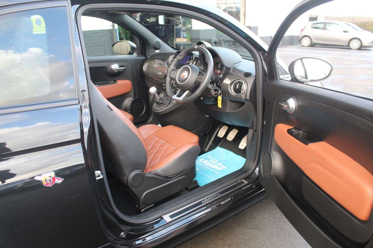 2022 ABARTH 595C 2022 ABARTH 595C