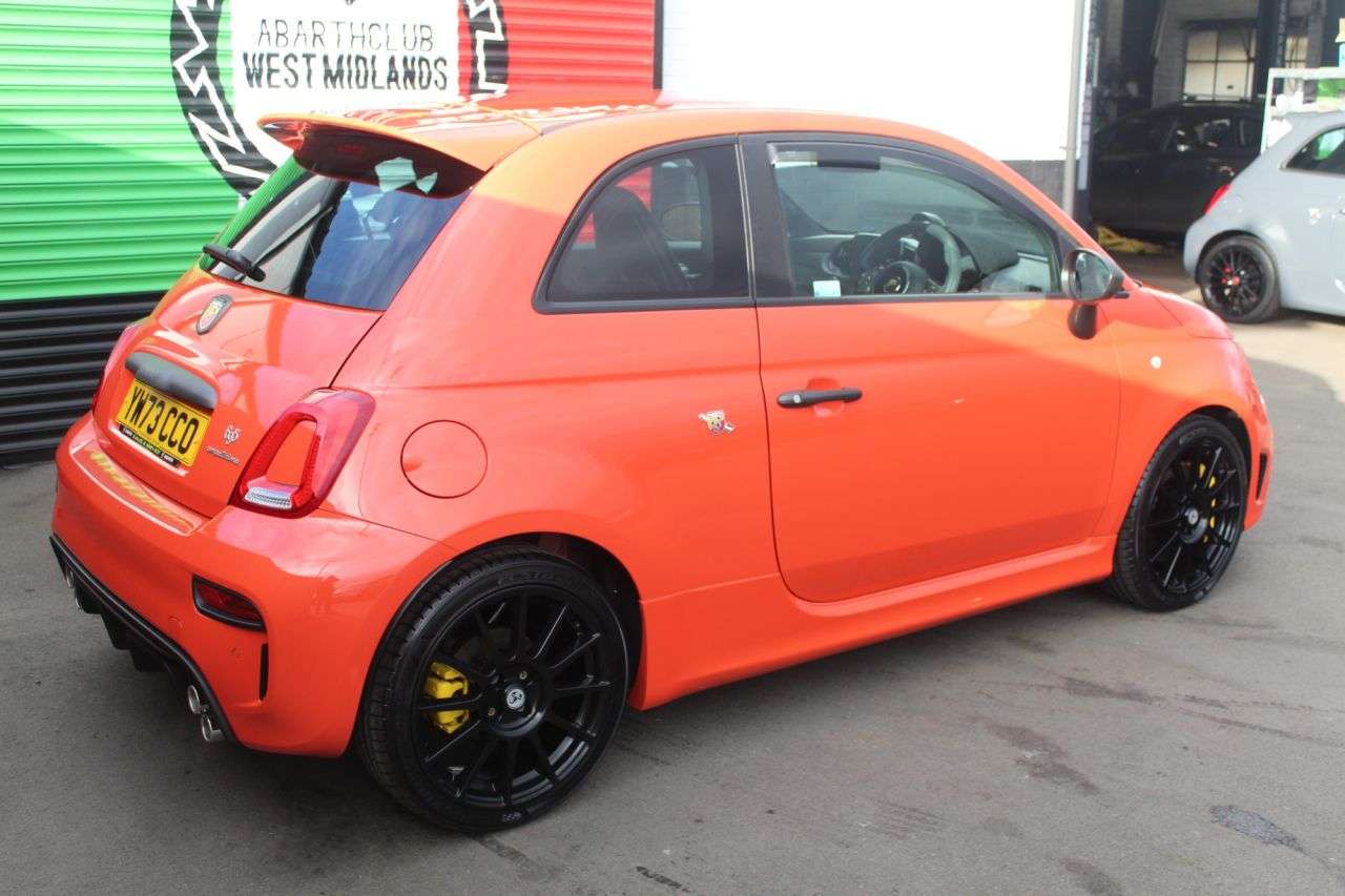 2023 ABARTH 695 2023 ABARTH 695