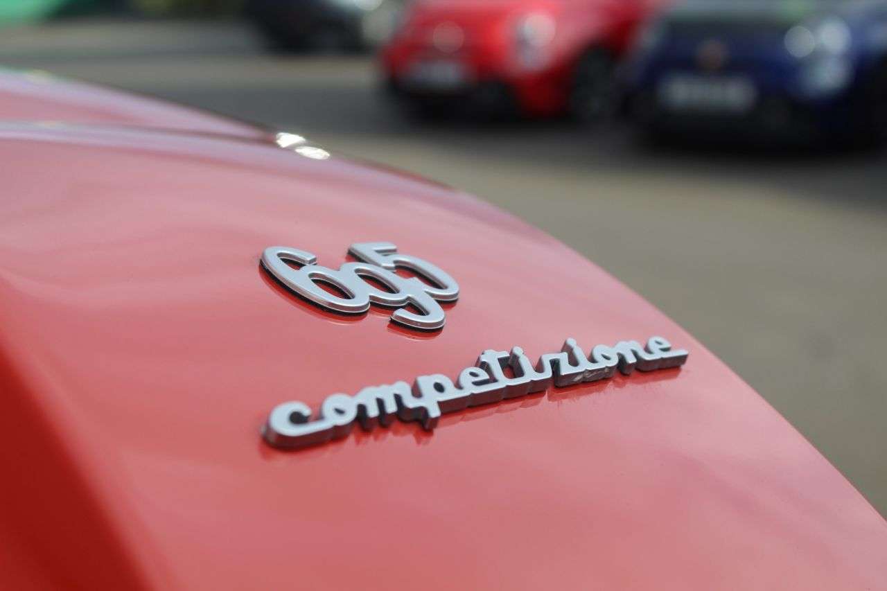 2023 ABARTH 695 2023 ABARTH 695