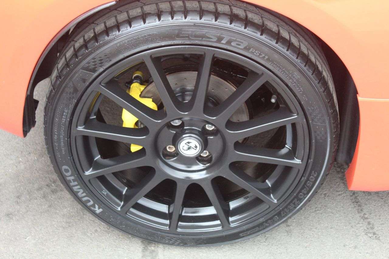 2023 ABARTH 695 2023 ABARTH 695