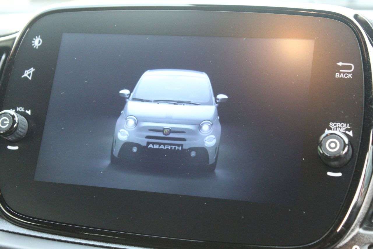 2023 ABARTH 695 2023 ABARTH 695