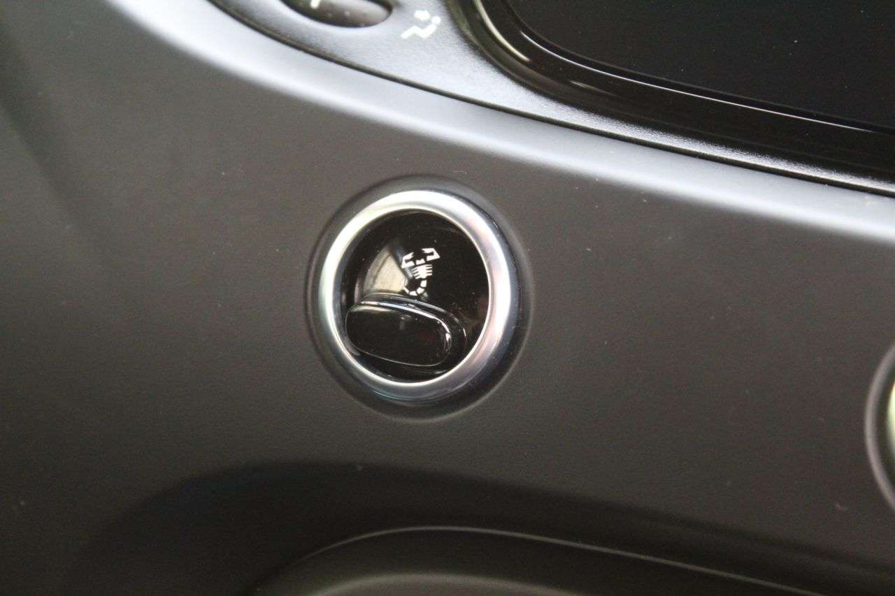 2023 ABARTH 695 2023 ABARTH 695