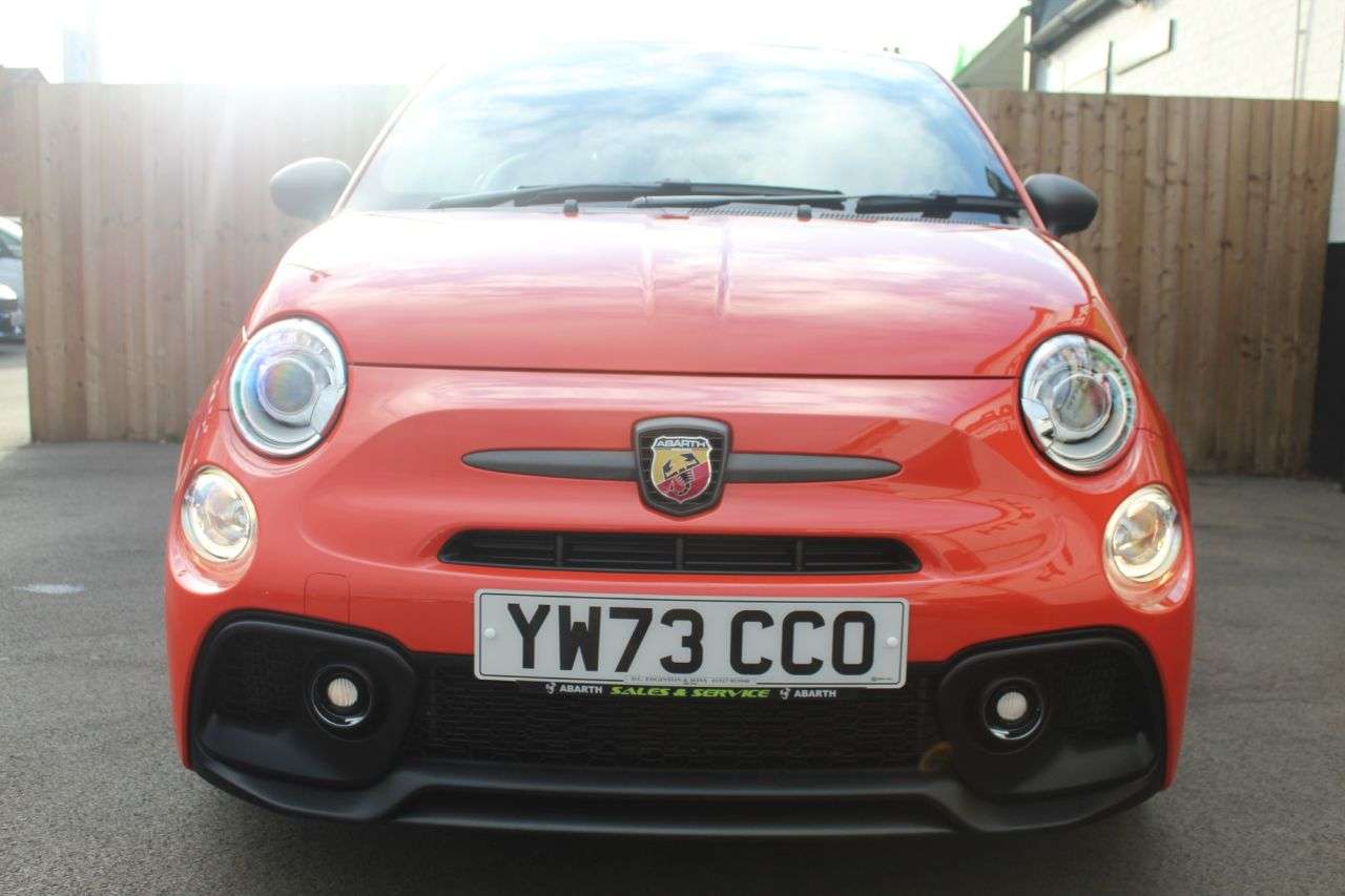 2023 ABARTH 695 2023 ABARTH 695