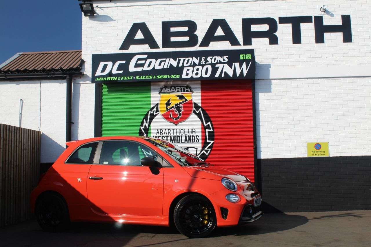 2023 ABARTH 695 2023 ABARTH 695