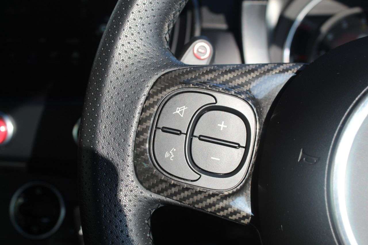 2023 ABARTH 695 2023 ABARTH 695