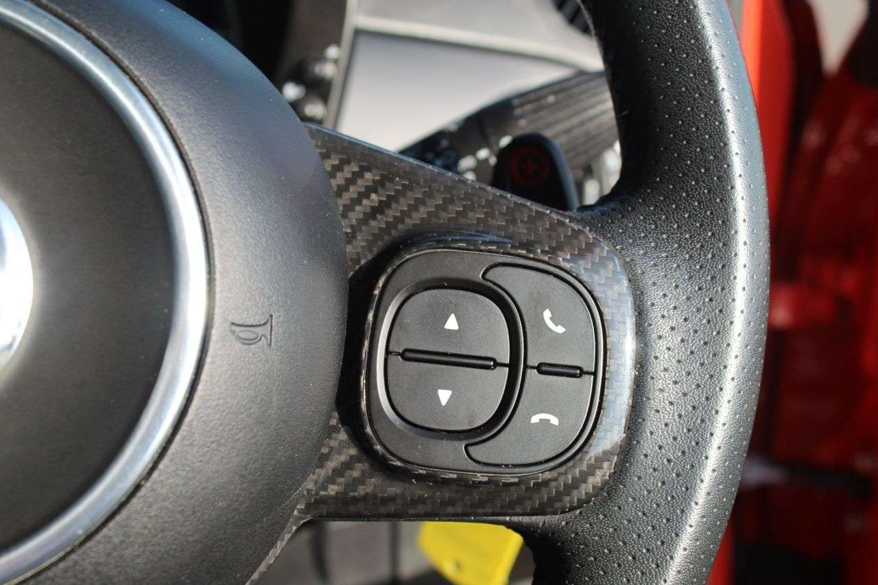 2023 ABARTH 695 2023 ABARTH 695