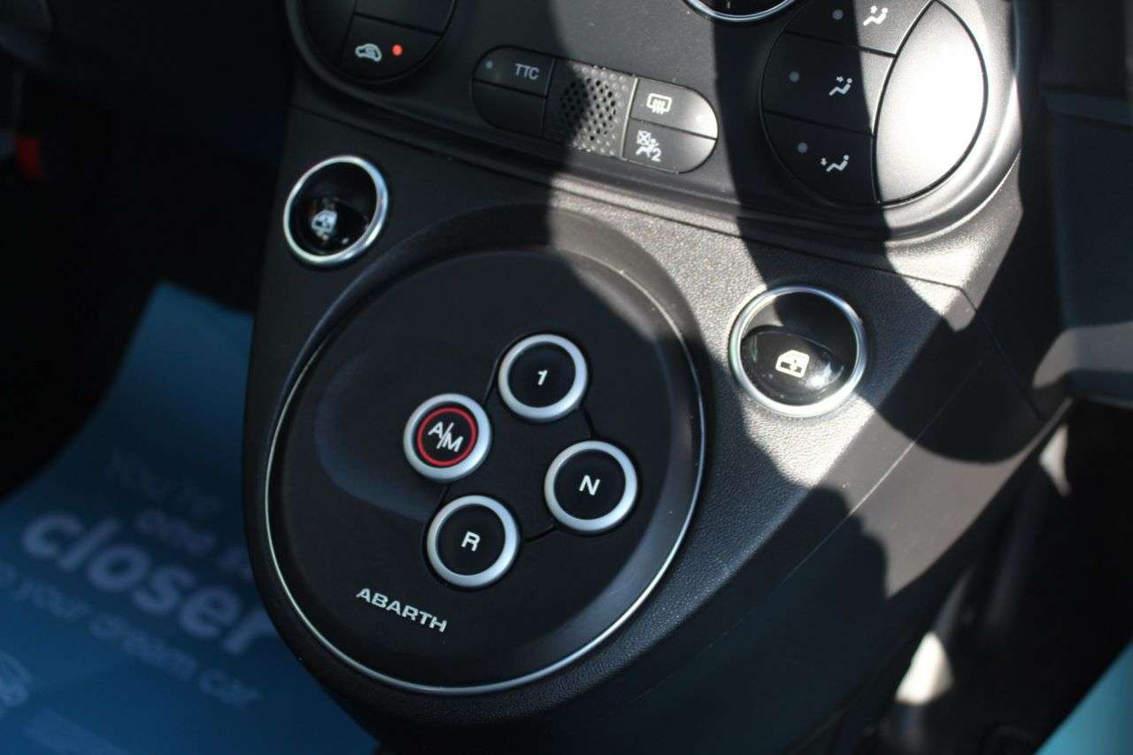 2023 ABARTH 695 2023 ABARTH 695