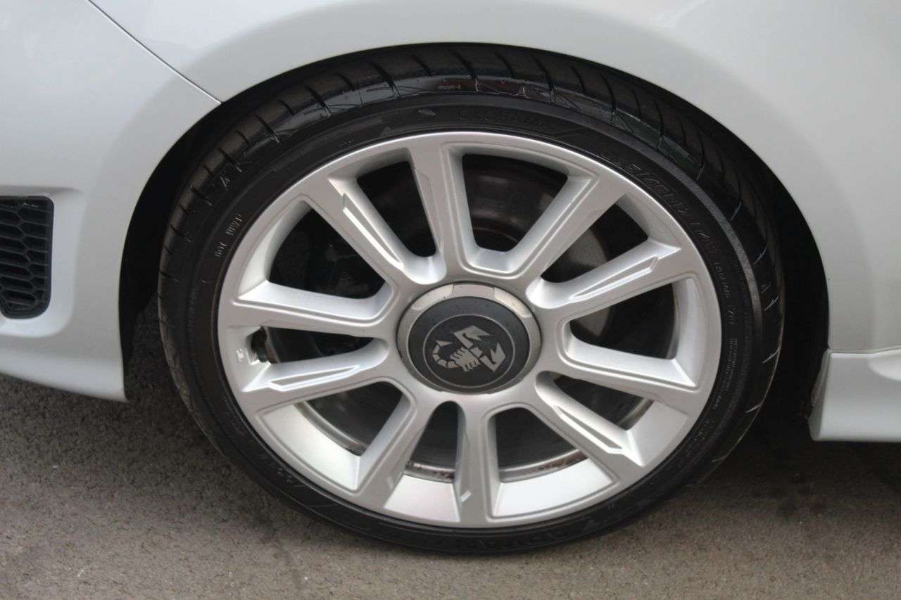 2017 ABARTH 595 2017 ABARTH 595