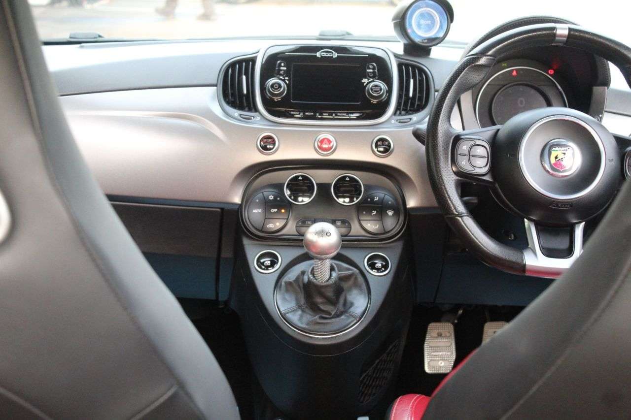 2017 ABARTH 595 2017 ABARTH 595