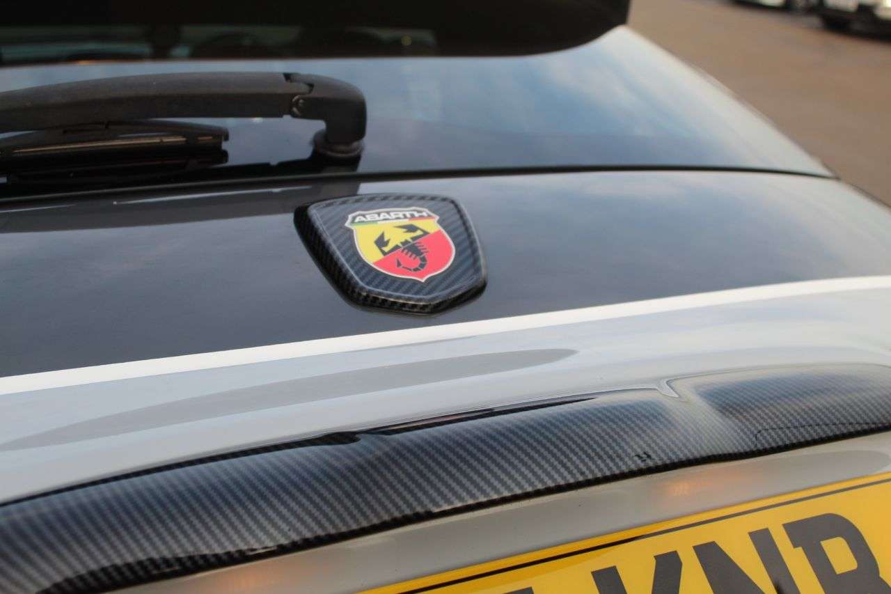 2017 ABARTH 595 2017 ABARTH 595