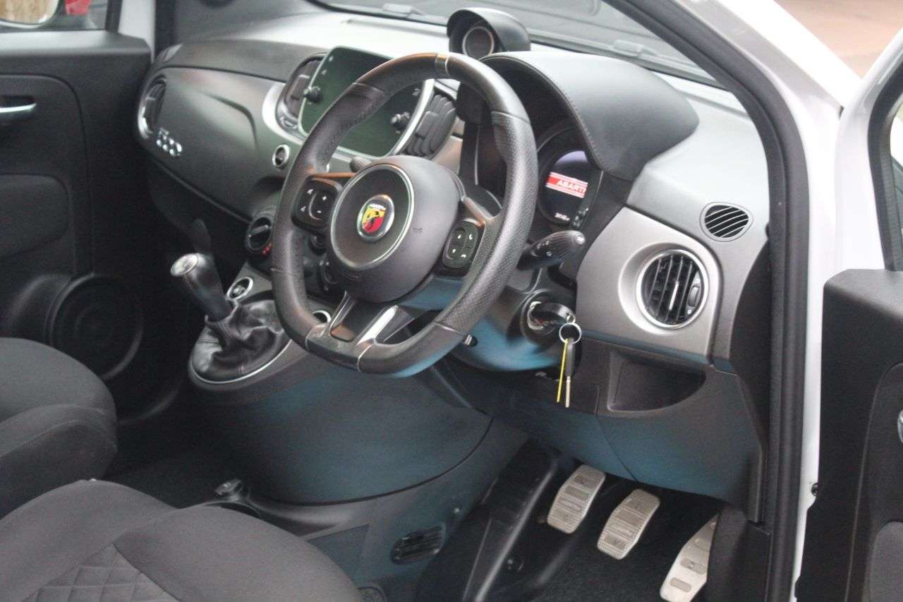 2020 ABARTH 595 2020 ABARTH 595