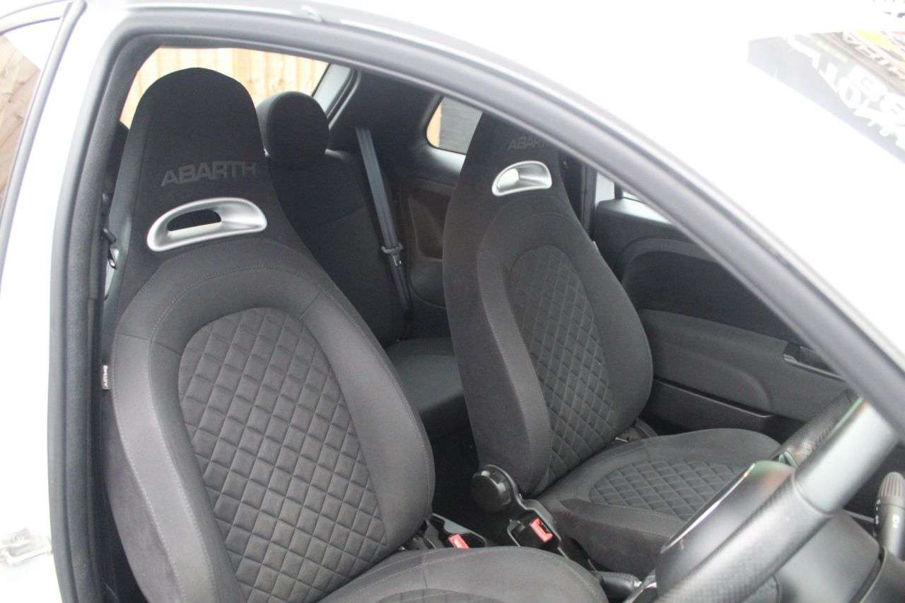 2020 ABARTH 595 2020 ABARTH 595