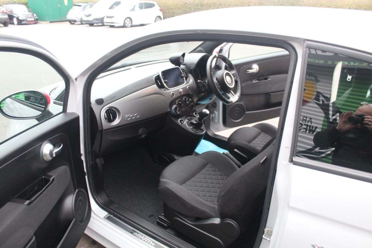 2020 ABARTH 595 2020 ABARTH 595