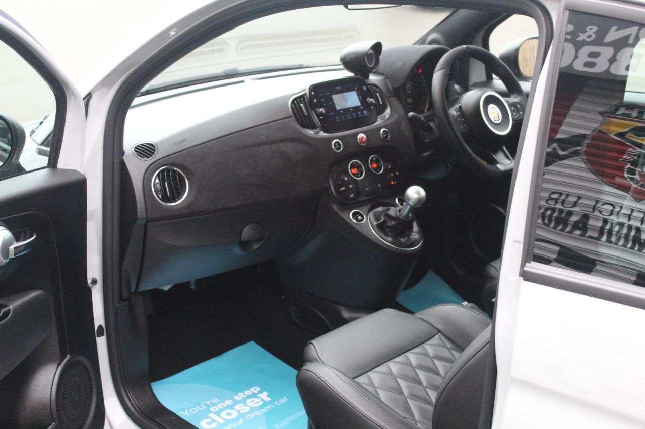 2023 ABARTH 695C 2023 ABARTH 695C