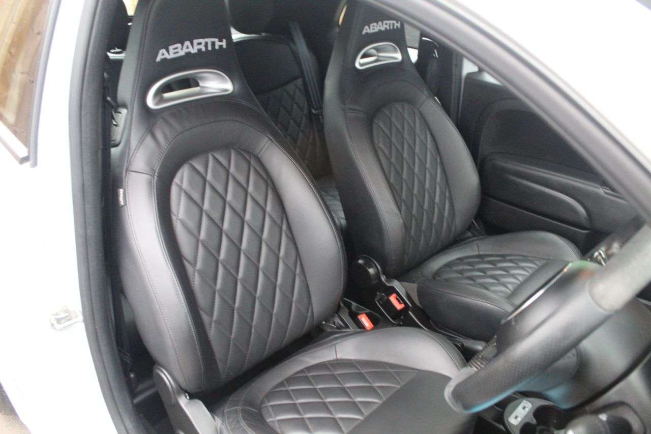 2023 ABARTH 695C 2023 ABARTH 695C