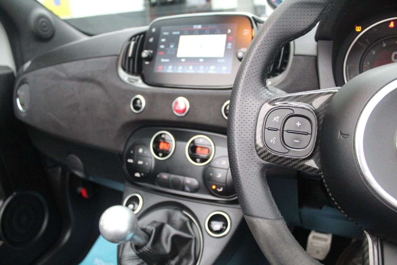 2023 ABARTH 695C 2023 ABARTH 695C