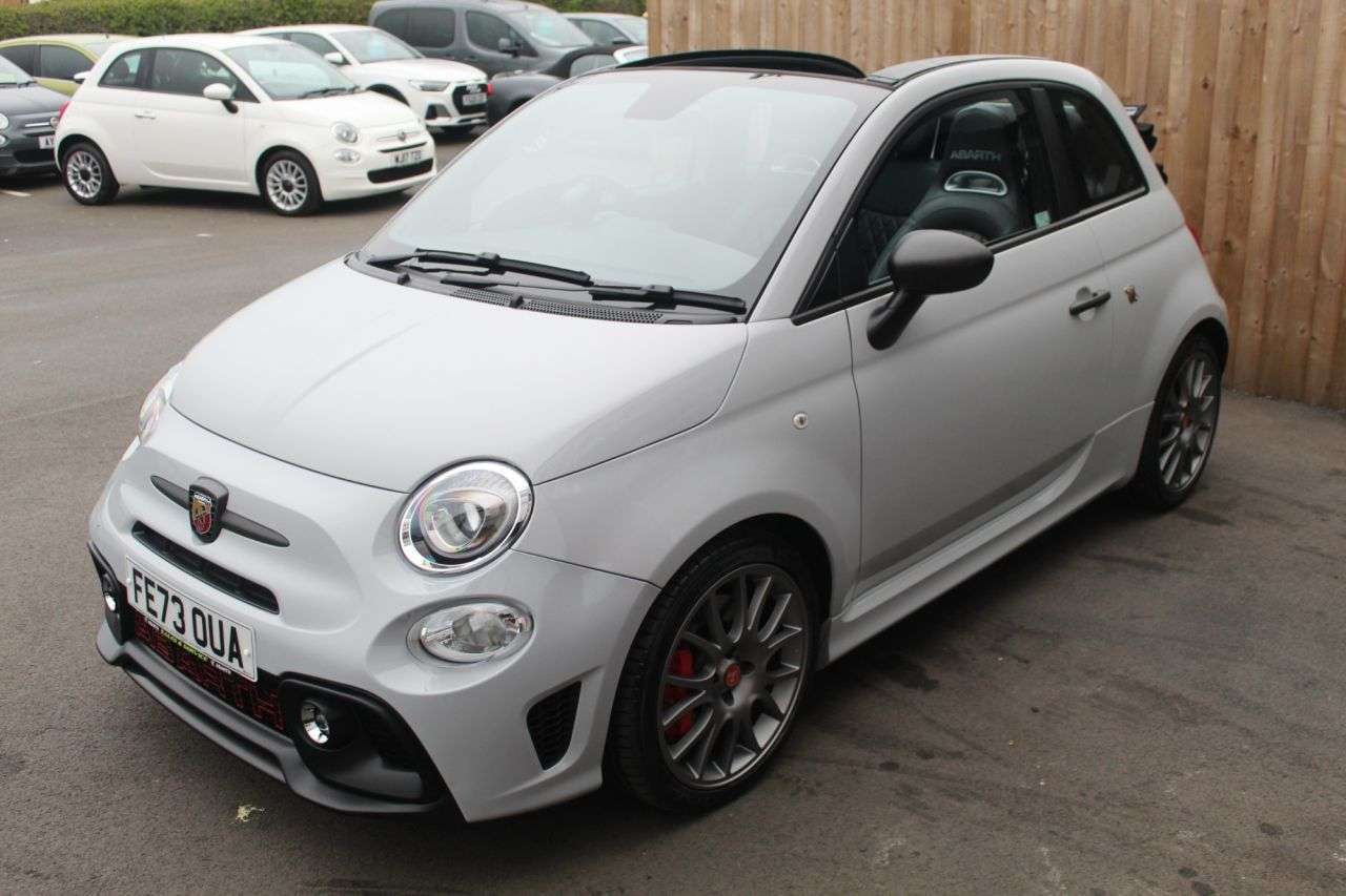 2023 ABARTH 695C 2023 ABARTH 695C