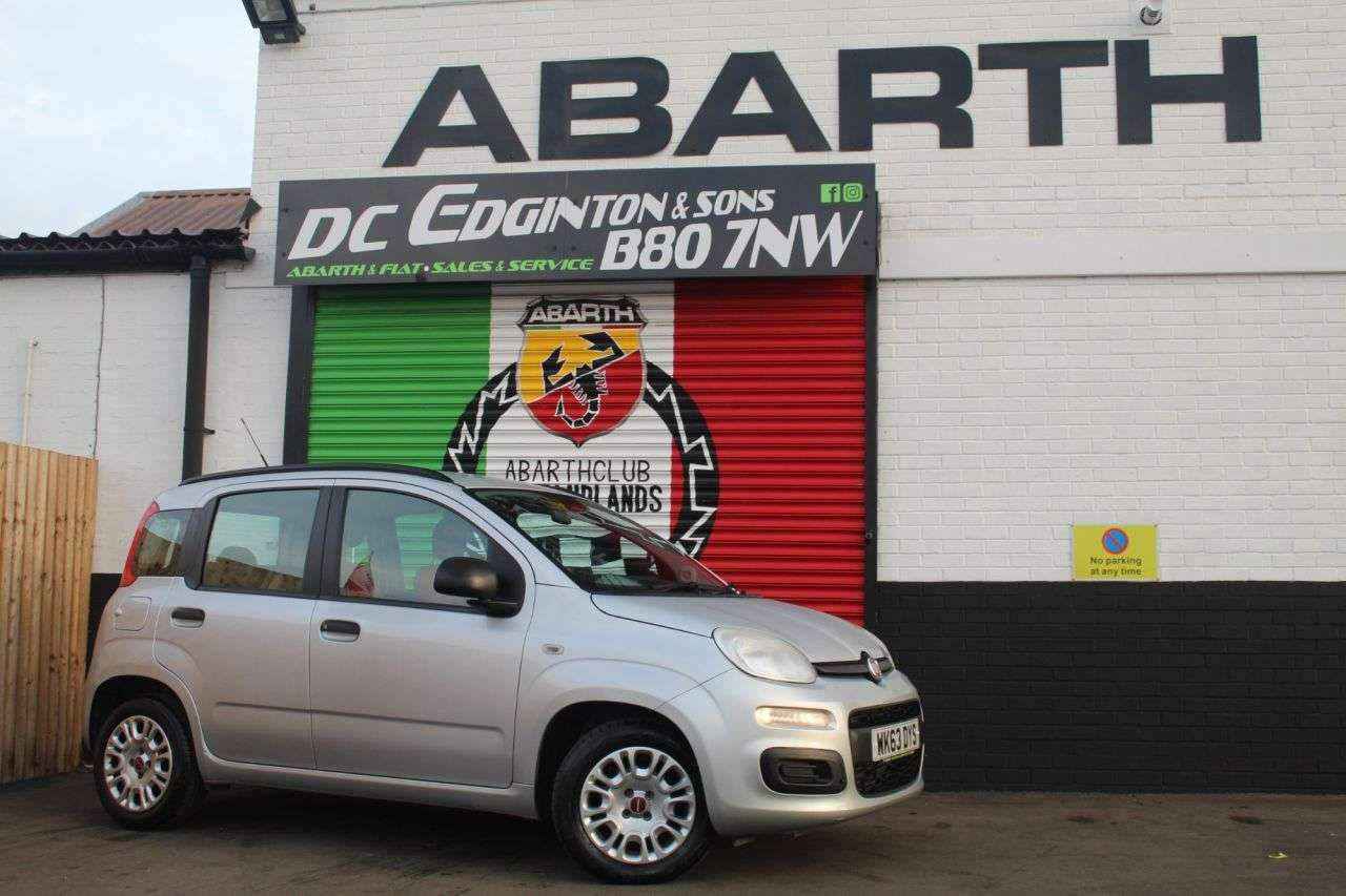 A 2013 FIAT PANDA 1.3 MultiJet Easy Hatchback 5dr Diesel Manual Euro 5 (s/s) (75 bhp) A 2013 FIAT PANDA 1.3 MultiJet Easy Hatchback 5dr Diesel Manual Euro 5 (s/s) (75 bhp)