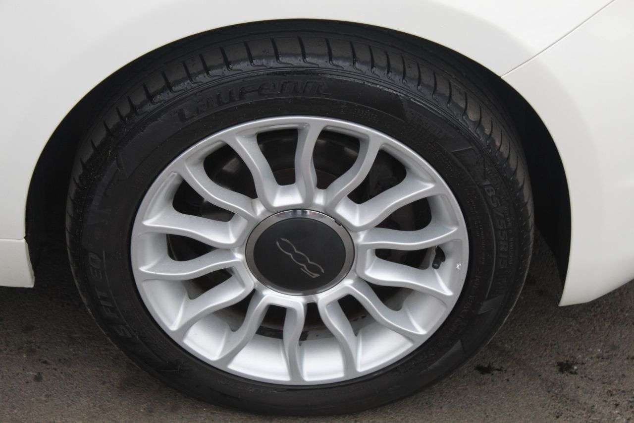 2017 FIAT 500 2017 FIAT 500