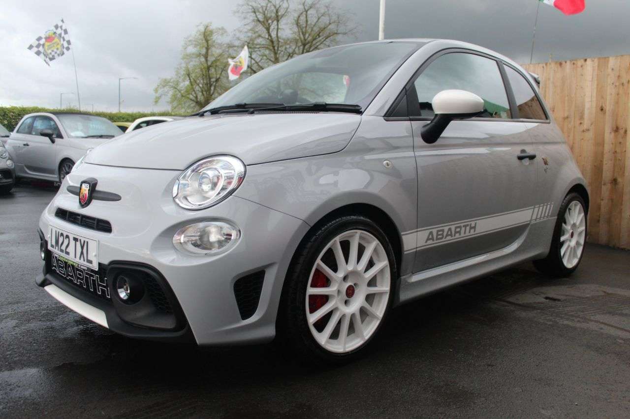 A 2022 ABARTH 695 1.4 T-Jet EsseEsse Hatchback 3dr Petrol Manual Euro 6 (180 bhp) BI-XENON--- A 2022 ABARTH 695 1.4 T-Jet EsseEsse Hatchback 3dr Petrol Manual Euro 6 (180 bhp) BI-XENON---