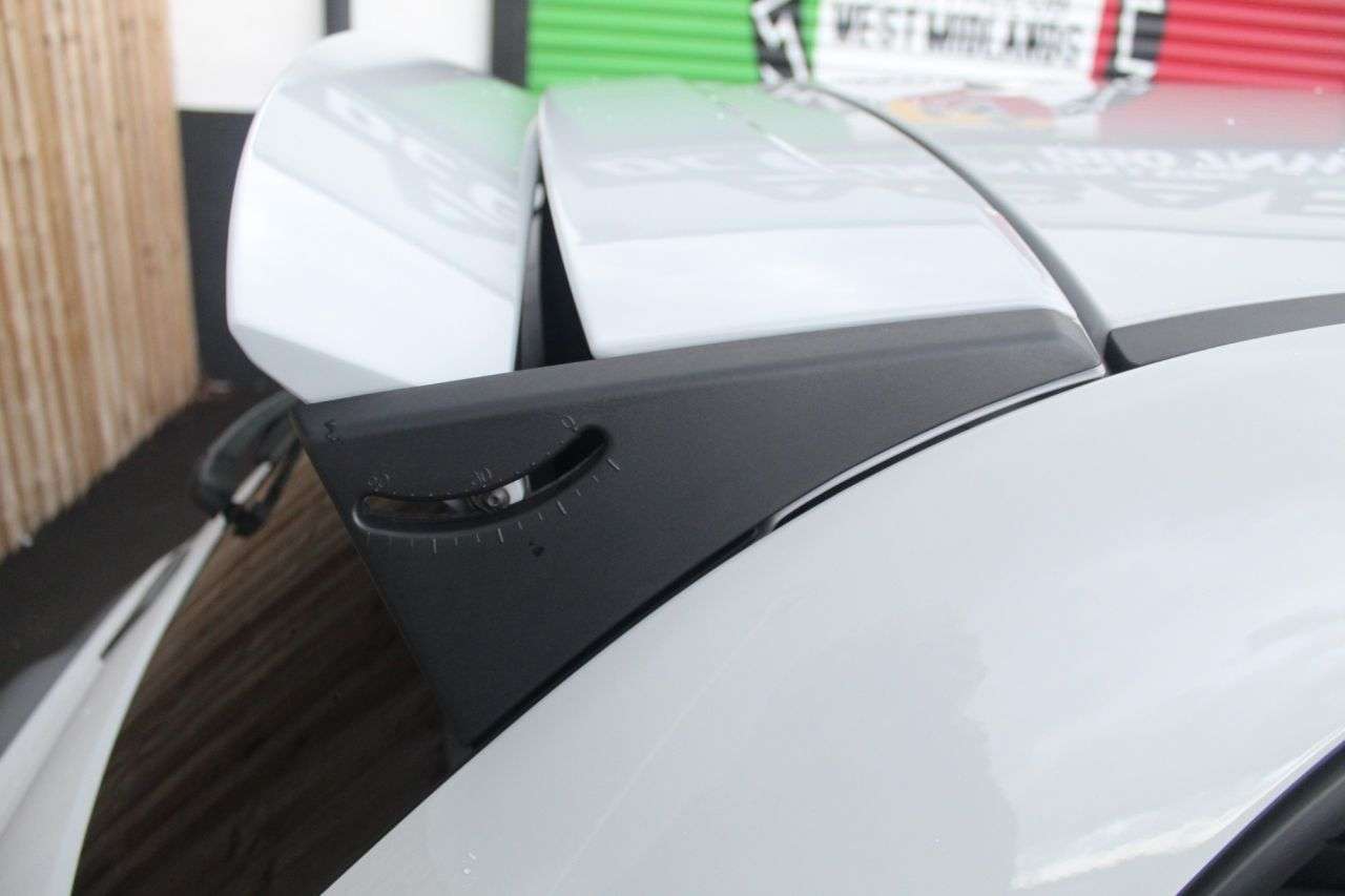 2022 ABARTH 695 2022 ABARTH 695