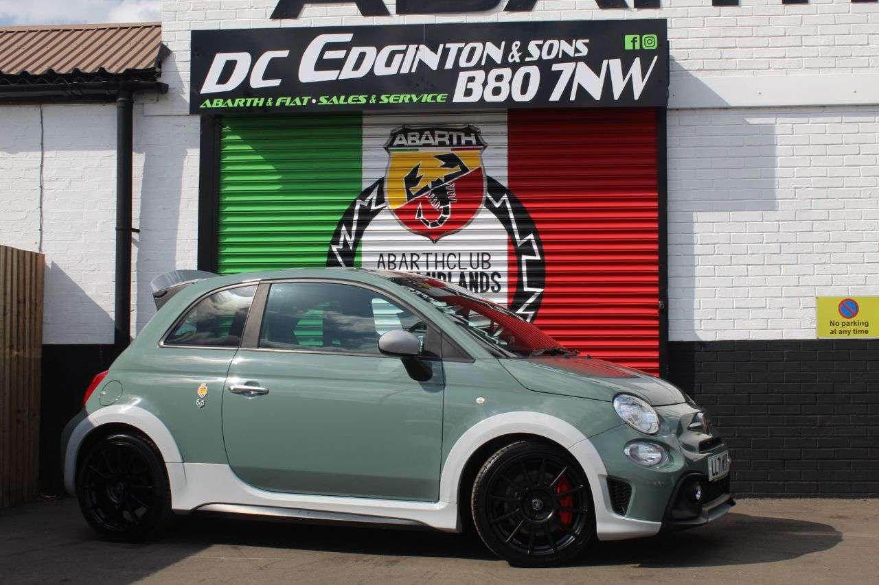 2021 ABARTH 695 2021 ABARTH 695