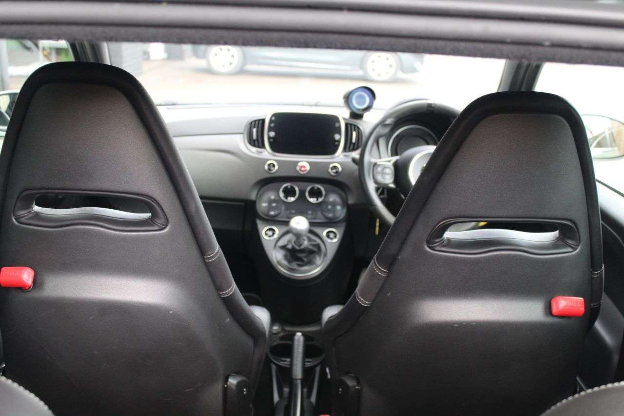 2021 ABARTH 695 2021 ABARTH 695