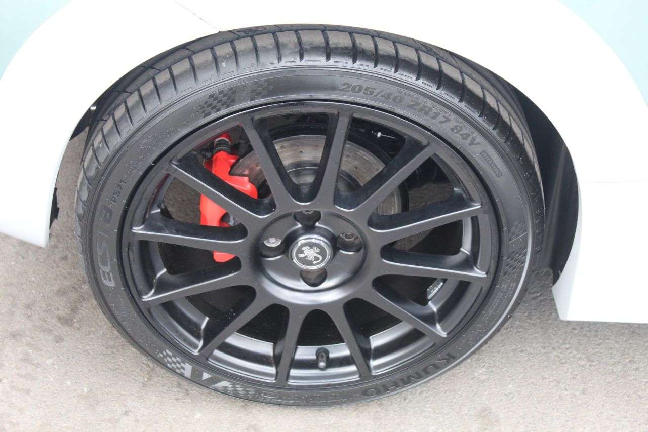 2021 ABARTH 695 2021 ABARTH 695