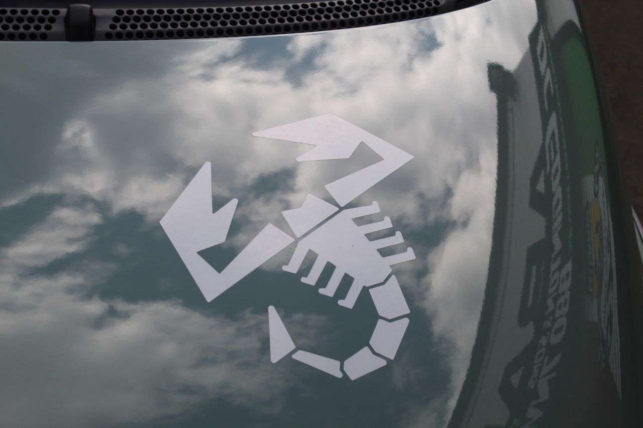 2021 ABARTH 695 2021 ABARTH 695