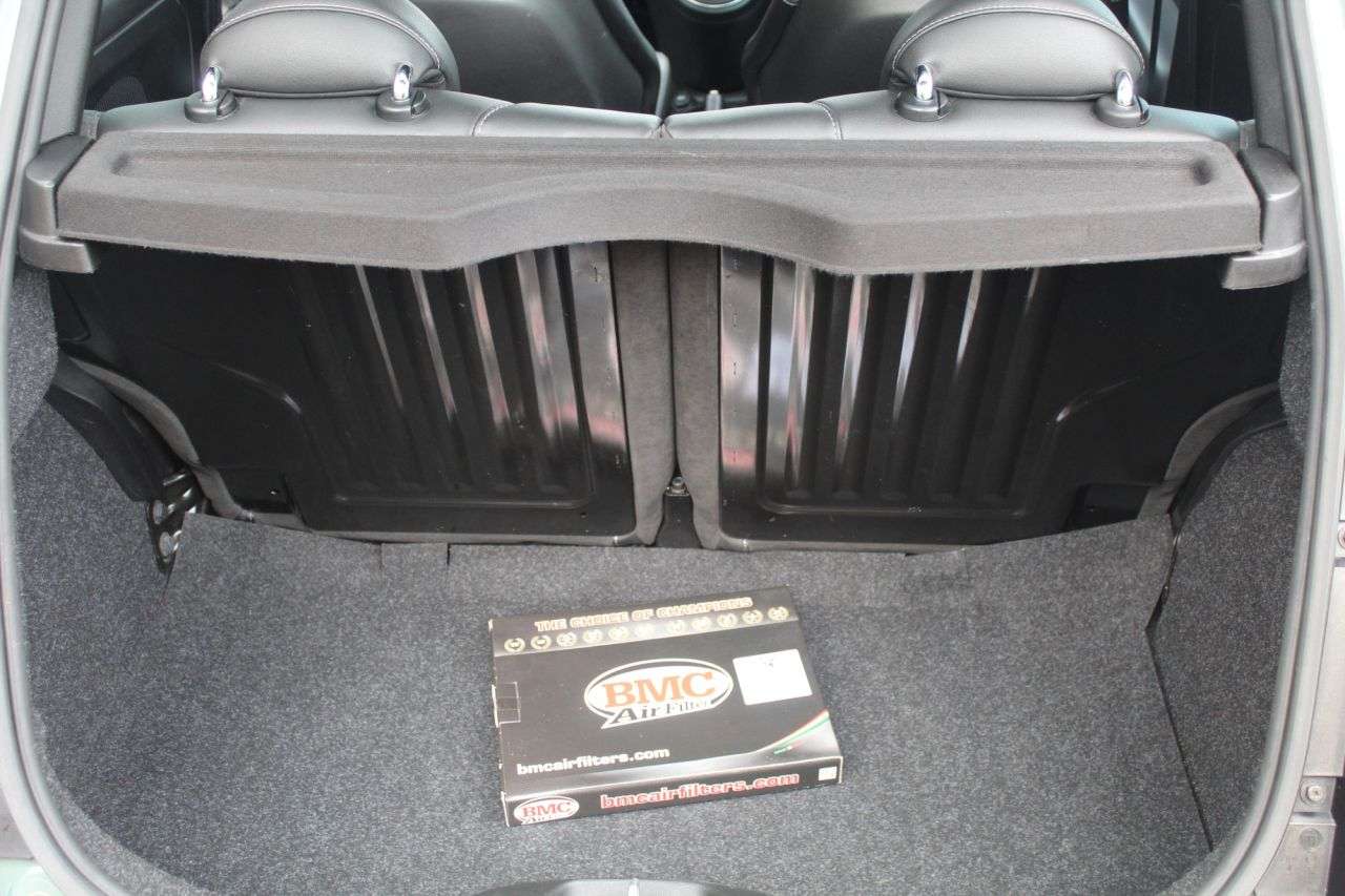 2021 ABARTH 695 2021 ABARTH 695