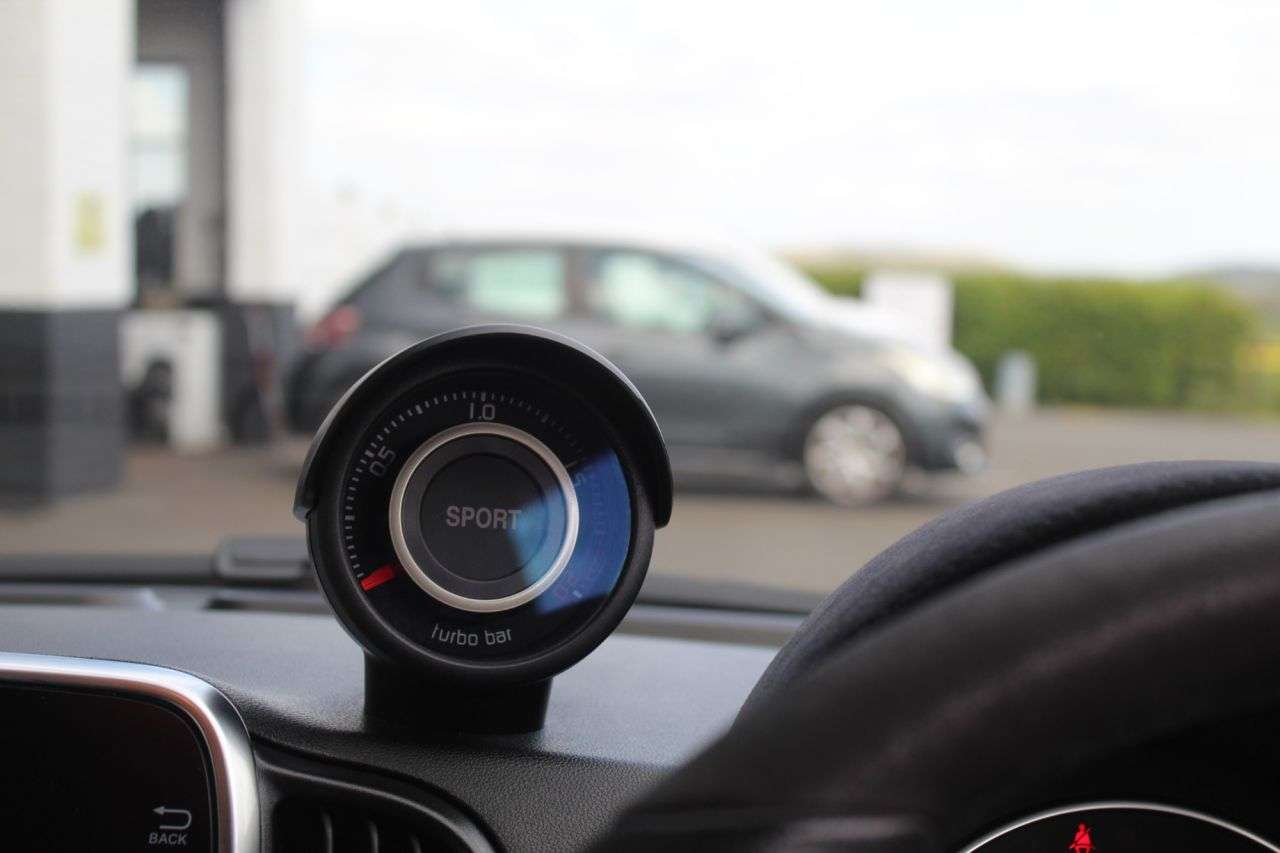 2021 ABARTH 695 2021 ABARTH 695