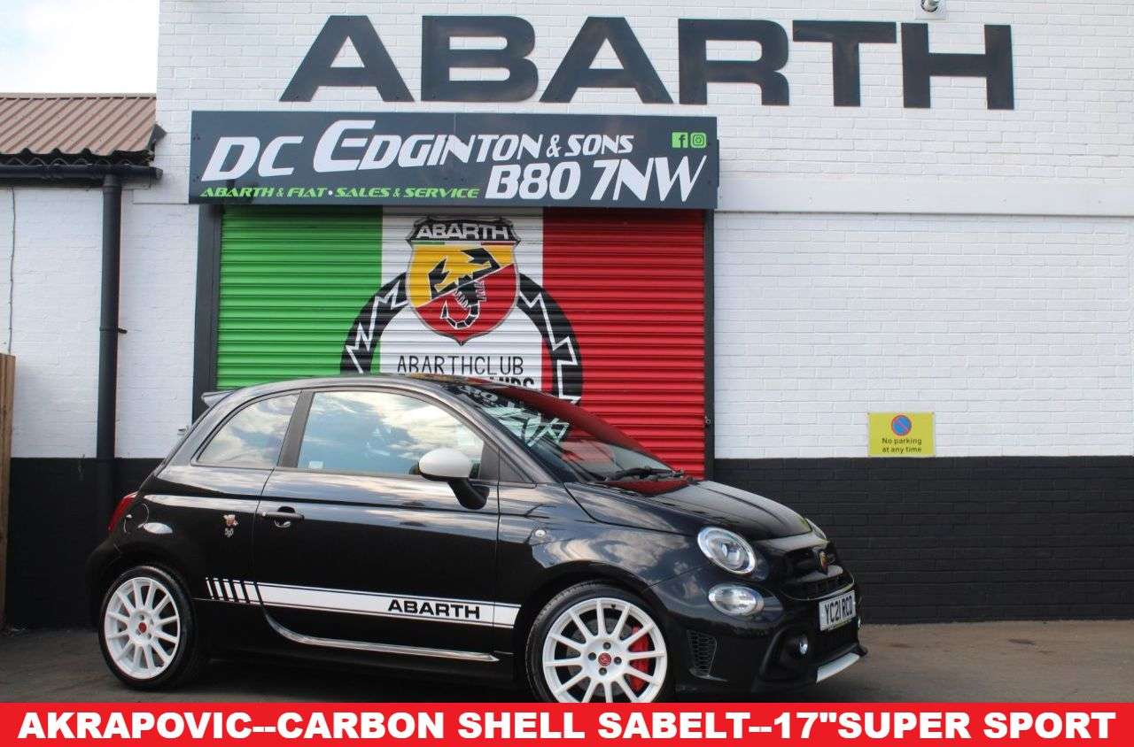 A 2021 ABARTH 595 1.4 T-Jet EsseEsse 70th Hatchback 3dr Petrol Manual Euro 6 (180 bhp) A 2021 ABARTH 595 1.4 T-Jet EsseEsse 70th Hatchback 3dr Petrol Manual Euro 6 (180 bhp)