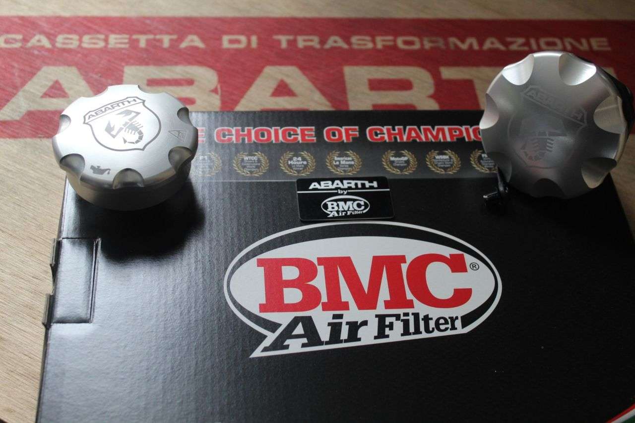 2021 ABARTH 695 2021 ABARTH 695