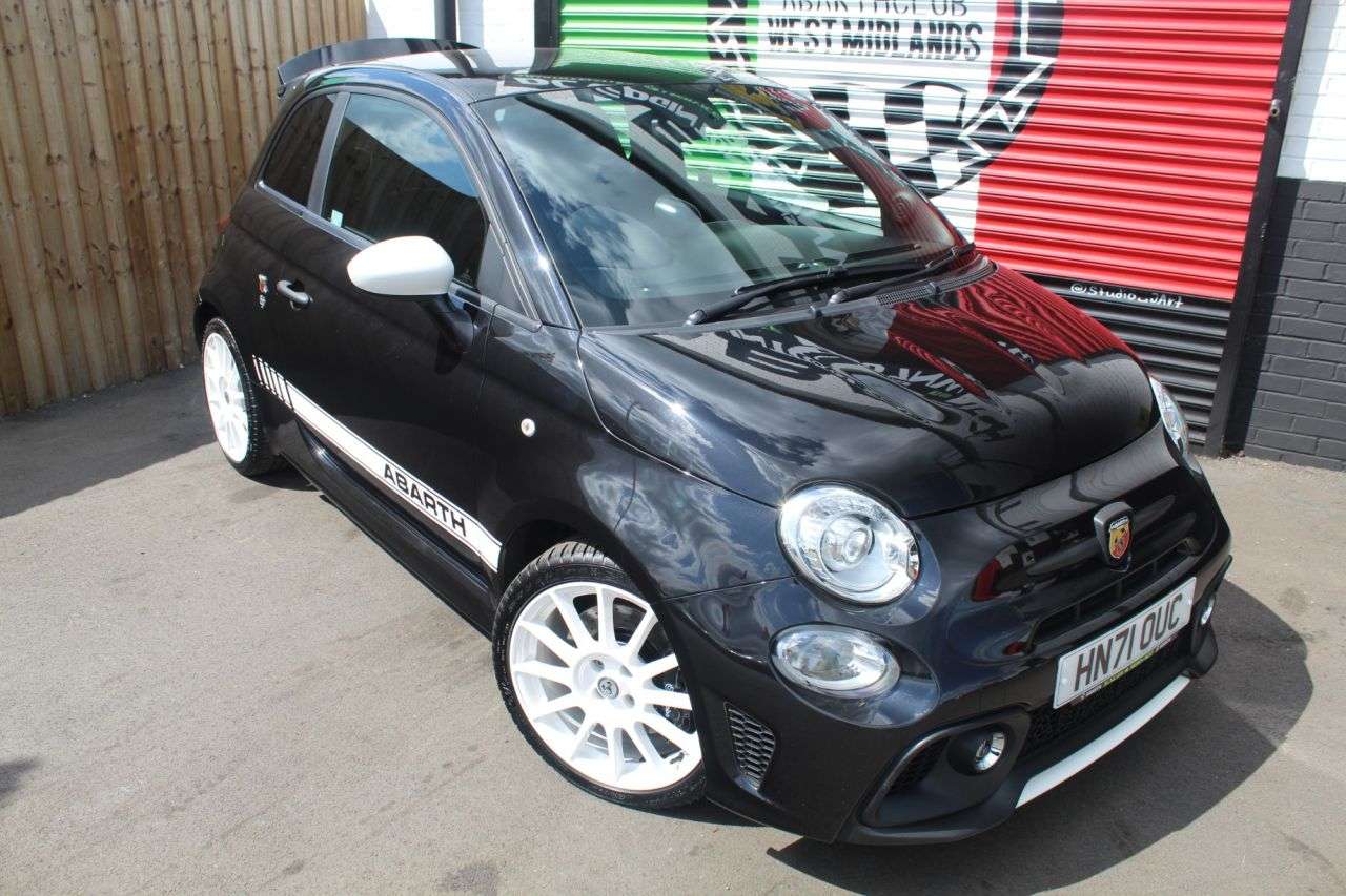 2021 ABARTH 695 2021 ABARTH 695