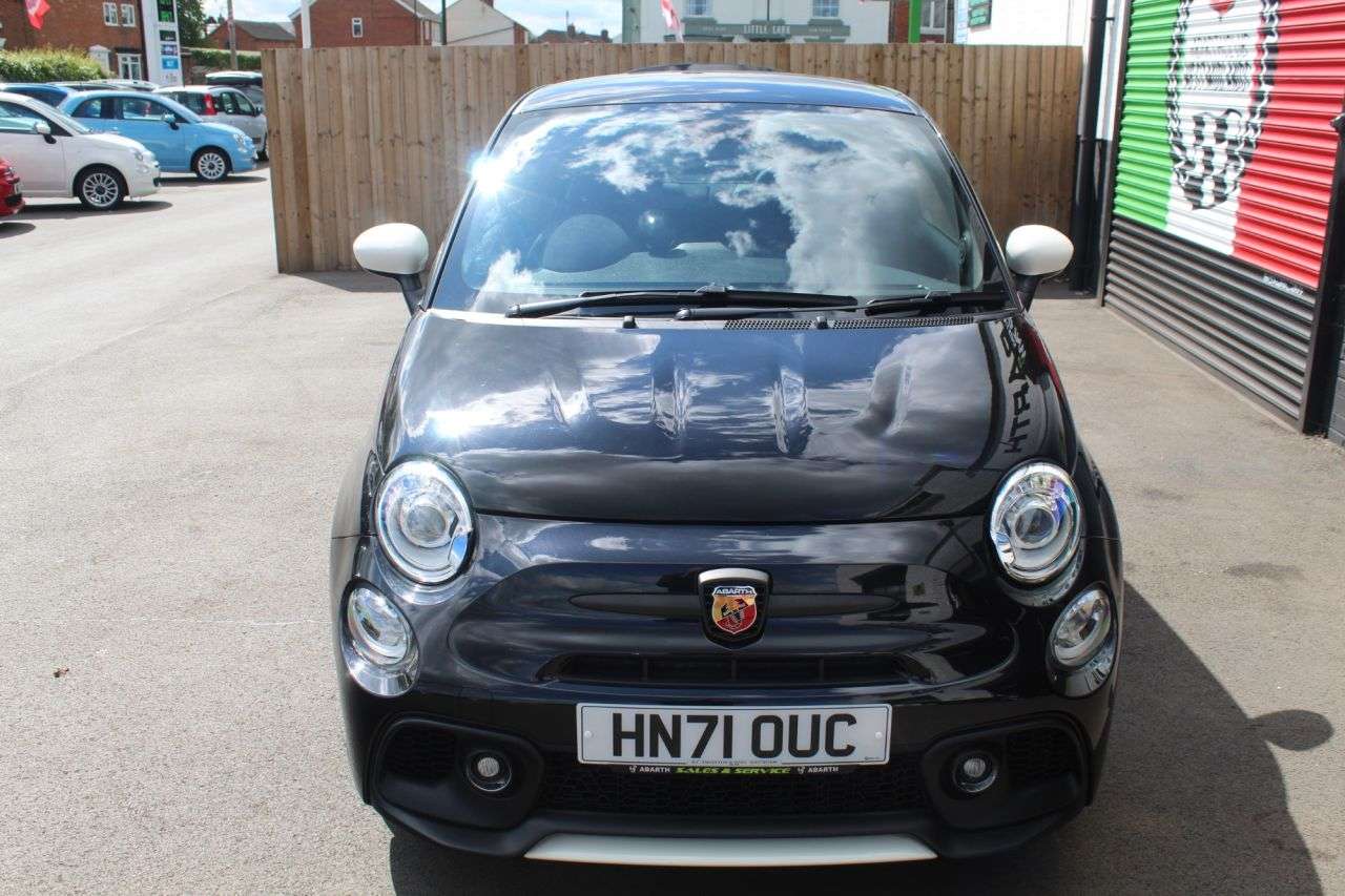 2021 ABARTH 695 2021 ABARTH 695