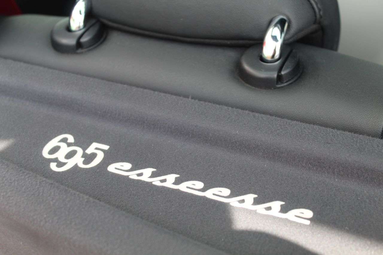 2021 ABARTH 695 2021 ABARTH 695