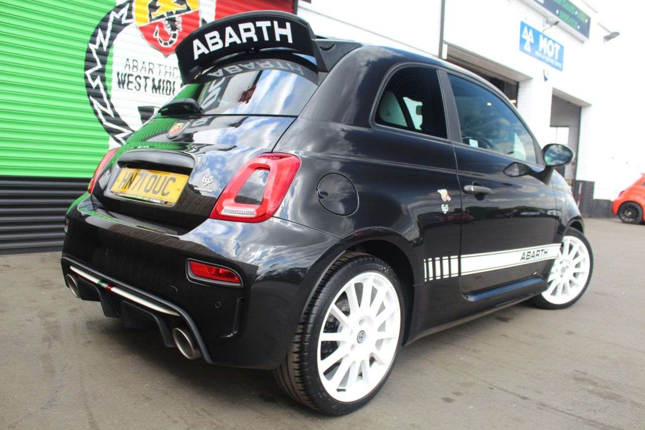 2021 ABARTH 695 2021 ABARTH 695