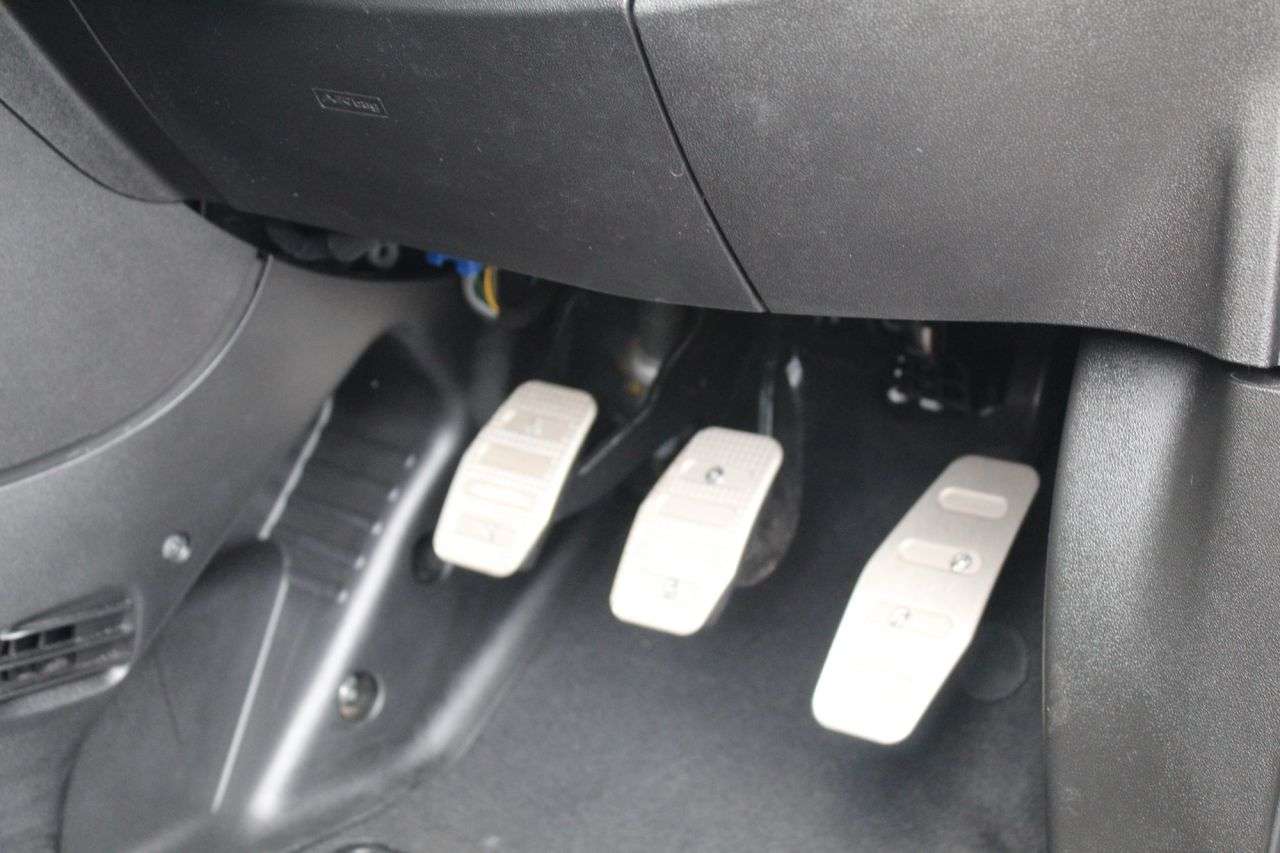 2021 ABARTH 695 2021 ABARTH 695
