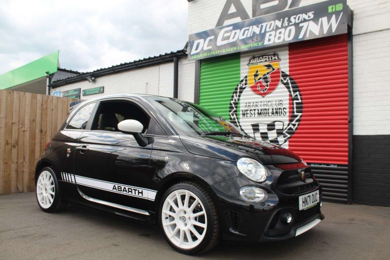 2021 ABARTH 695 2021 ABARTH 695
