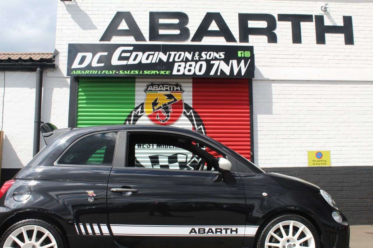2021 ABARTH 695 2021 ABARTH 695