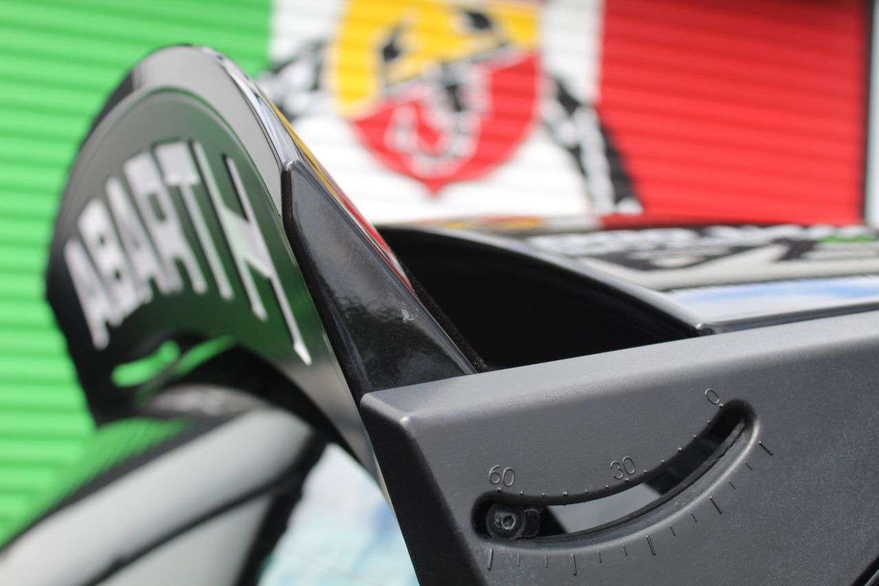 2021 ABARTH 695 2021 ABARTH 695