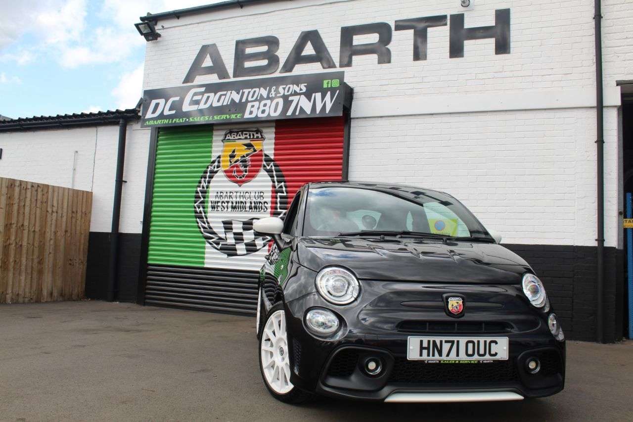 2021 ABARTH 695 2021 ABARTH 695