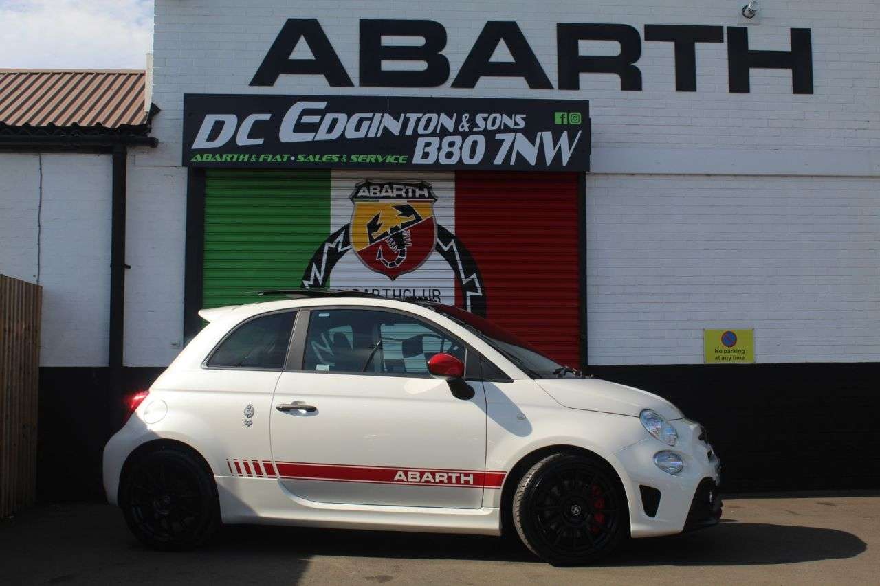A 2020 ABARTH 595 1.4 T-Jet EsseEsse 70th Hatchback 3dr Petrol Manual Euro 6 (180 bhp) A 2020 ABARTH 595 1.4 T-Jet EsseEsse 70th Hatchback 3dr Petrol Manual Euro 6 (180 bhp)