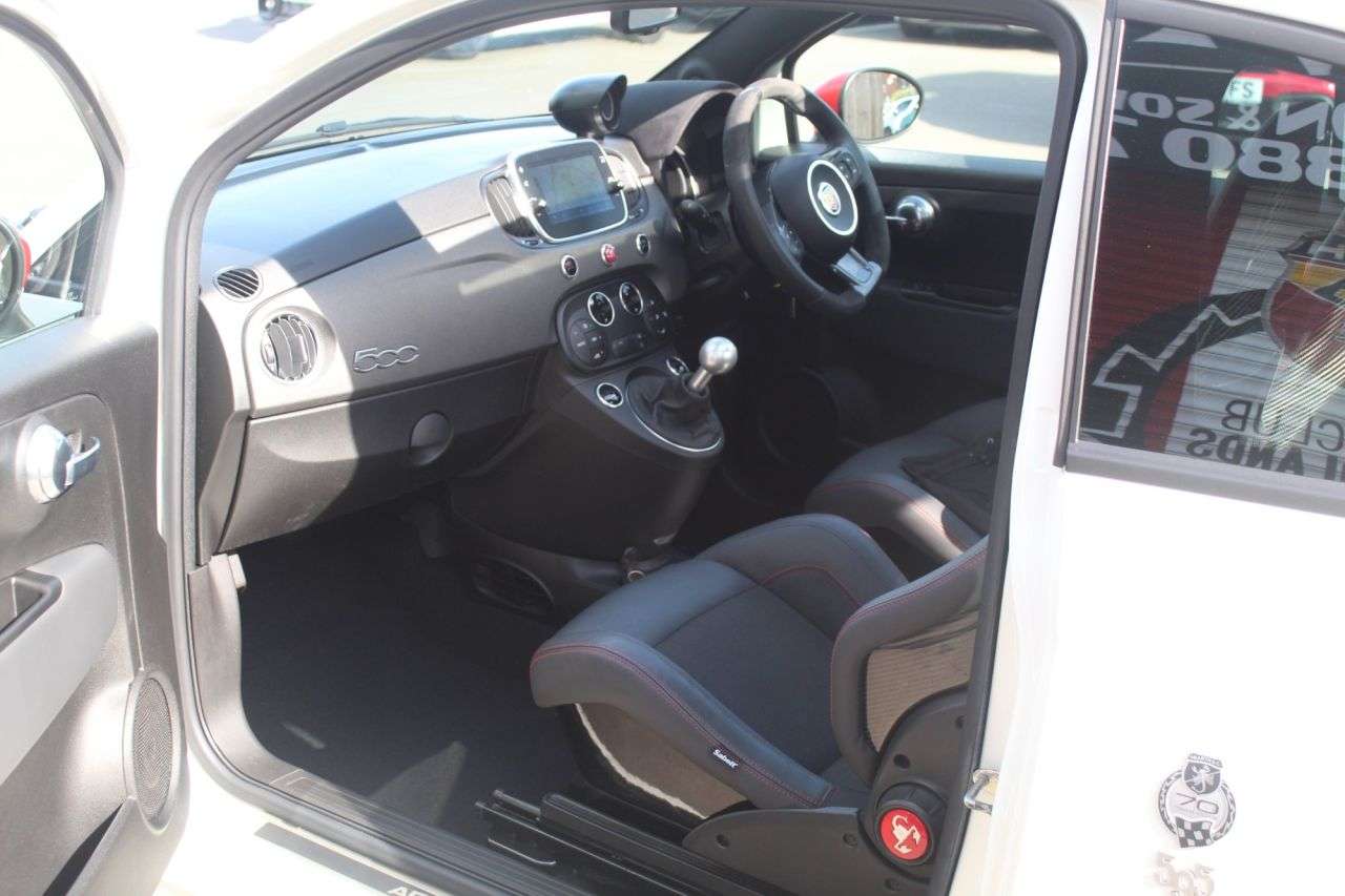 2020 ABARTH 595 2020 ABARTH 595
