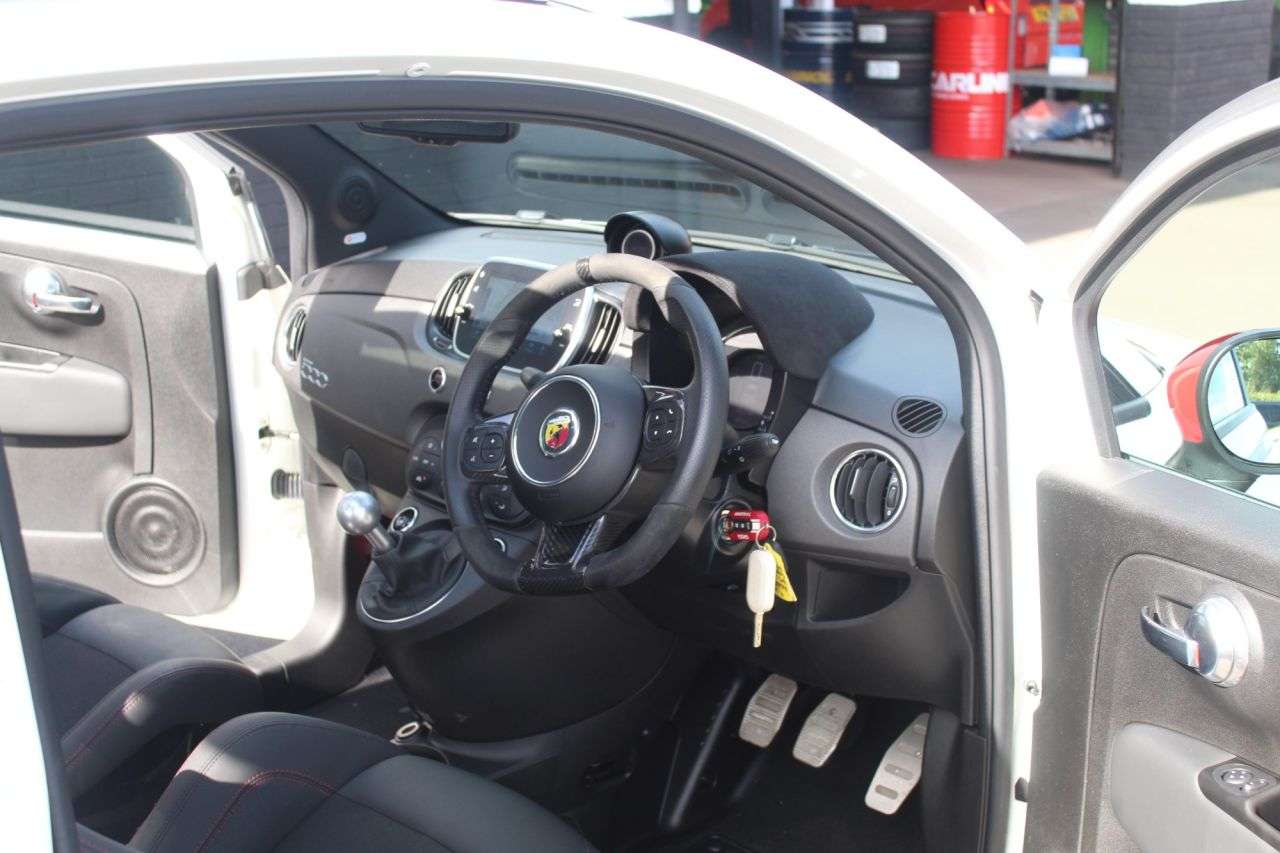2020 ABARTH 595 2020 ABARTH 595